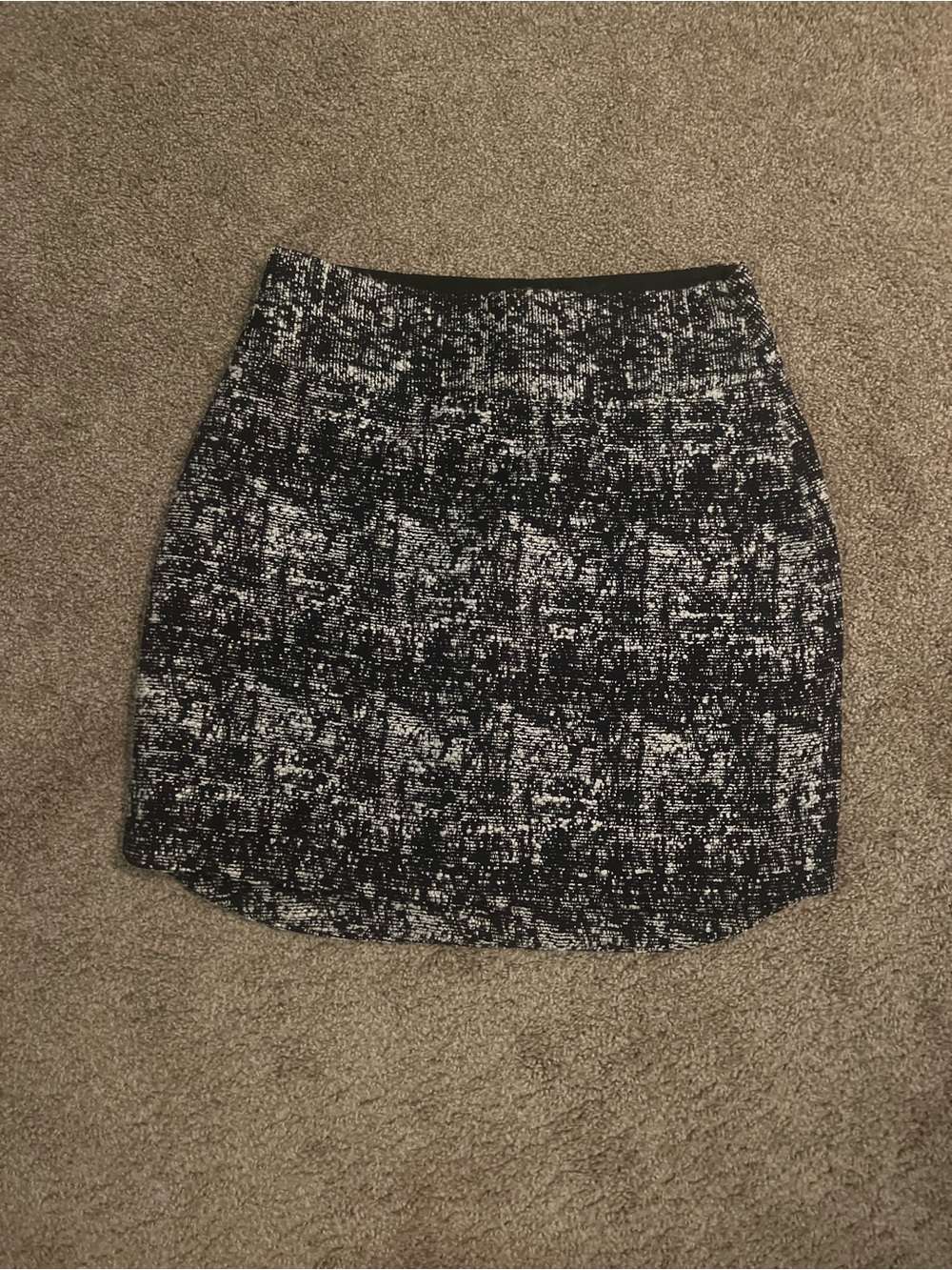Banana Republic Black & White Patterned Tweed Pencil Skirt